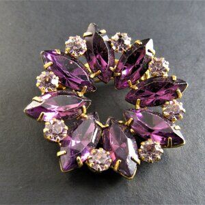 VINTAGE GOLD TONE BROOCH PIN PRONG SET PURPLE RHINESTONES (BR31)